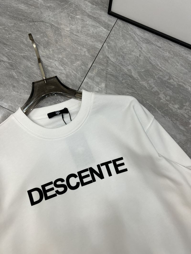 Descente Hoodies